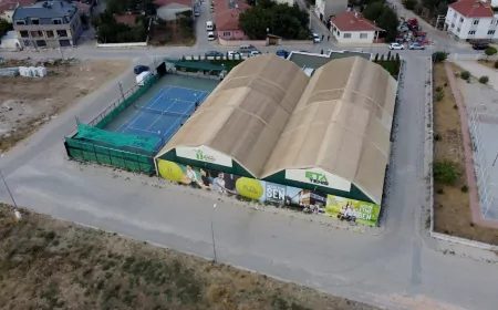 Kurtuluş Tenis Kupası’nda heyecan sürüyor: 132 sporcu mücadele ediyor