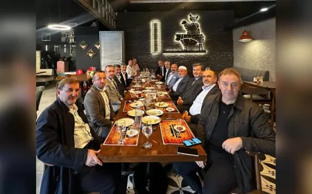 Anahtar Parti'den Eskişehir'de Tepki: “Atatürk’e Hakaret Eden İsimle Aynı Masada Olmak Kabul Edilemez”