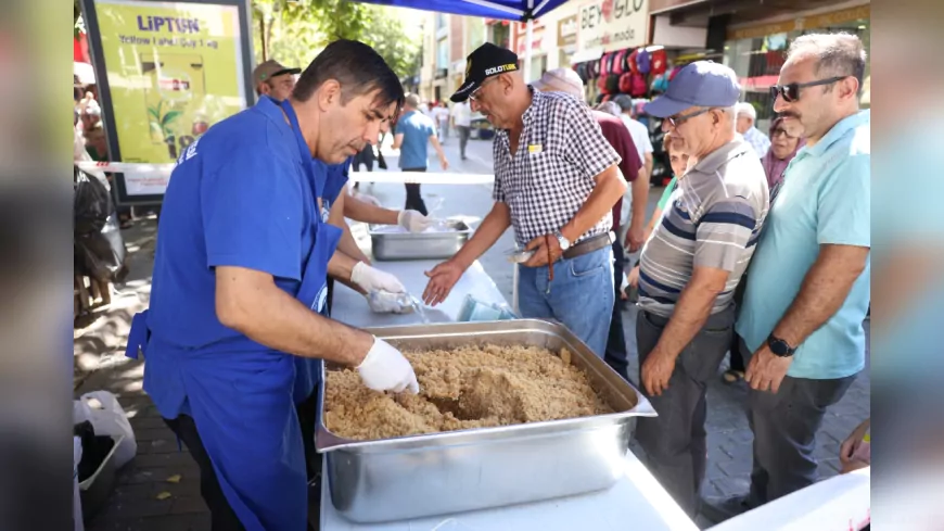 Odunpazarı Belediyesi’nden Mevlid Kandili’nde Helva İkramı