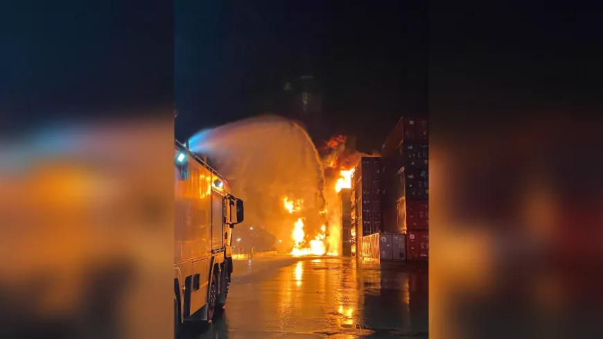 İzmir İtfaiyesi Aliağa’daki Liman Yangınında Felaketi Önledi