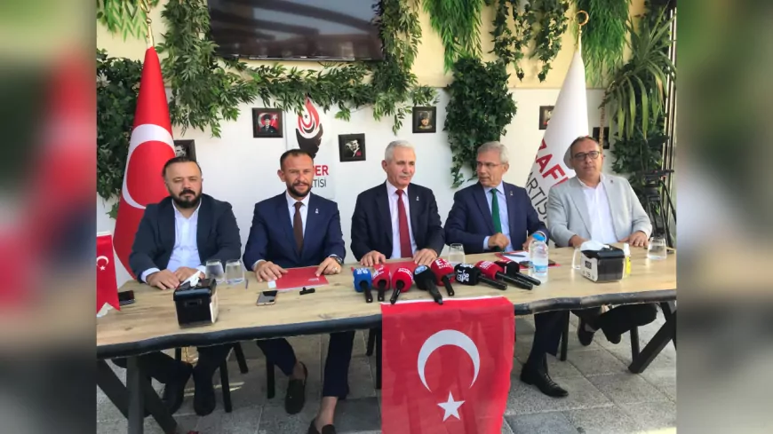 Zafer Partisi Genel Başkan Yardımcısı Nihat Babaözü: “Gerçek Gündemden Kaçıyorlar, Ülke Tehlikeye Sürükleniyor”