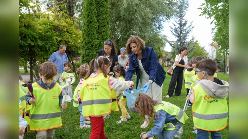 Başkan Ünlüce, Dünya Temizlik Günü’nde Çocuklarla El Ele Çöp Topladı