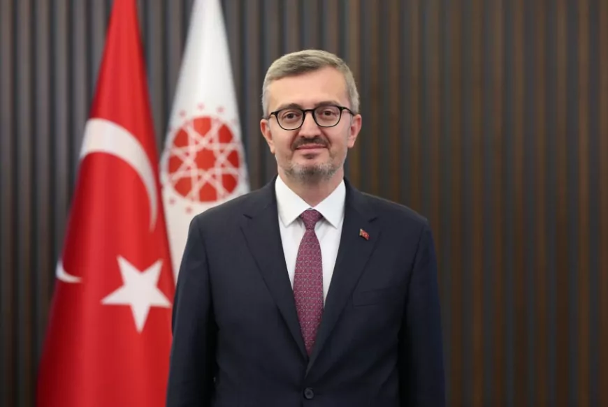 İletişim Başkanı Burhanettin Duran: "Özgür Özel’in açıklamaları dış politika gerçekliğine aykırı"
