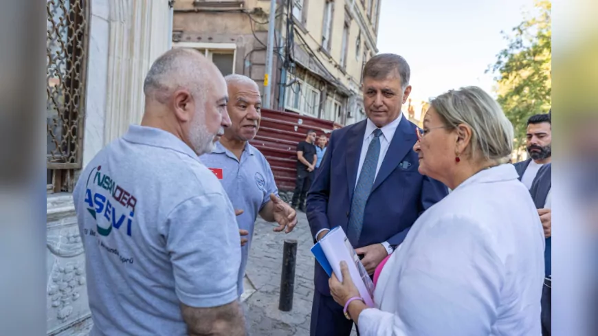 İzmir'in Tarihi Yapıları Gün Yüzüne Çıkıyor