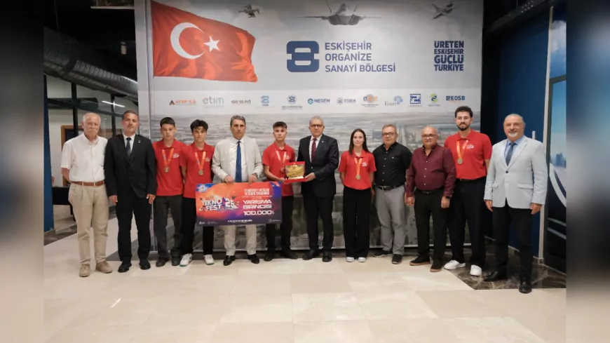 TEKNOFEST Birincileri Ödüllerini Başkan Küpeli’ye Takdim Etti