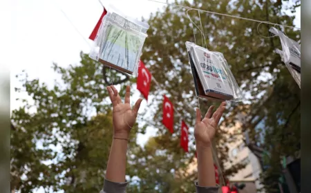 Kocaeli’de Gelenek Sürdürülüyor: Ağaçlar Yine Kitap Açtı