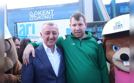 Başkan Büyükakın, Kitap Fuarı’nda Kitapseverlerle Buluştu