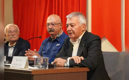 Prof. Dr. Engin Ataç Kitapseverlerle Buluştu: “Aklın ve Bilimin Işığında Bir Ömür” Anlatıldı
