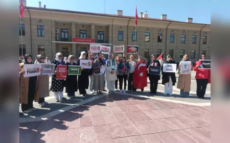 AK Parti Kadın Kolları’ndan Gazze İçin Sessiz Zincir: “Bu Mesele İnsanlık Meselesidir”