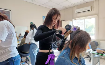 Genç Kuaförler Yeteneklerini Anneleriyle Paylaştı