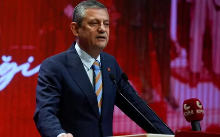 Özgür Özel: “Bu Kitap Milletimize Emanet!”