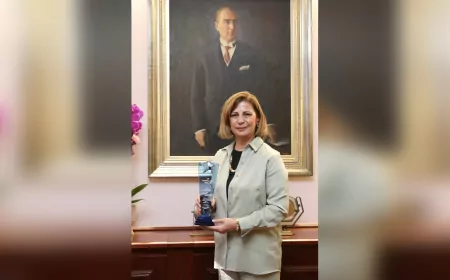 Ayşe Ünlüce’ye “Yılın Büyükşehir Belediye Başkanı” Ödülü