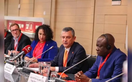 Özgür Özel Madrid’de: “Demokrasi Dayanışması Bir Tercih Değil, Zorunluluktur”