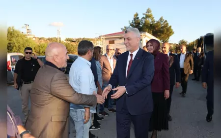 Bakan Ömer Bolat, Çeşme’de Dijital CEO Liderler Zirvesi’ne Katıldı ve Teşkilatla Buluştu