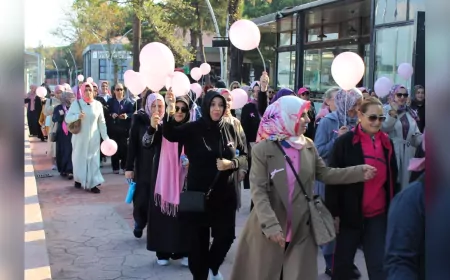 Meme Kanserine “Pembe Kurdele”yle Farkındalık: Anne Şehir’den Anlamlı Etkinlik