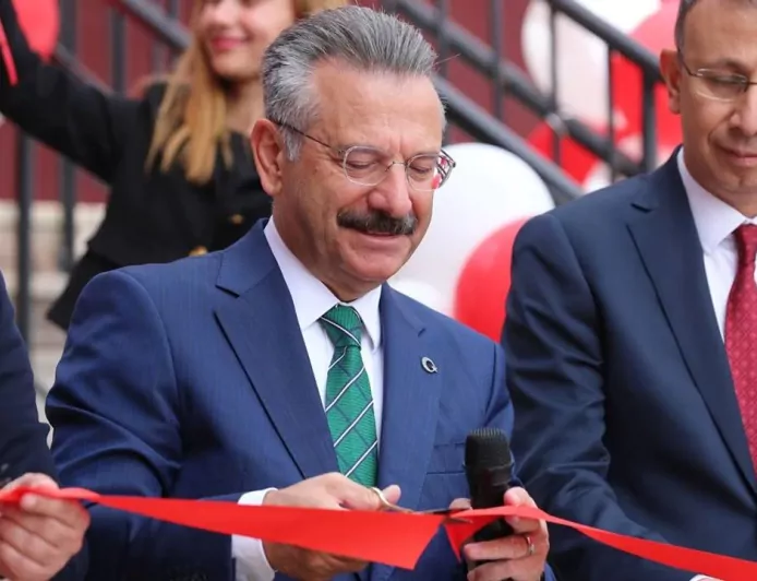 Eskişehir'de İki Yeni Okul Hizmete Açıldı: Vali Aksoy’dan Eğitime Tam Destek