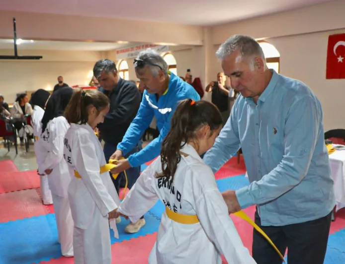 Çiftelerli Minik Taekwondocular İlk Kuşaklarını Alarak Terfi Etti