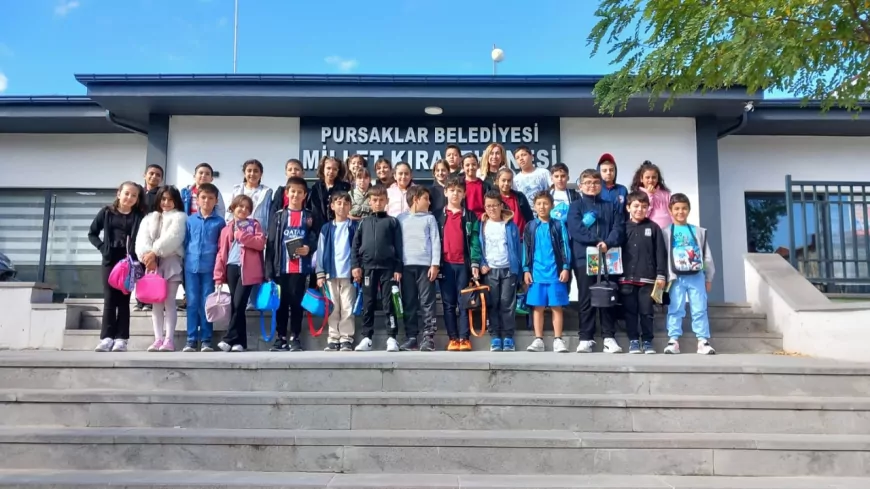 Pursaklar’da Kitaplarla Büyüyen Nesiller: Öğrenciler Millet Kıraathanesi’nde Kitaplarla Buluştu