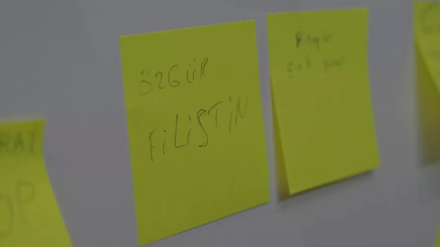Kocaeli Kitap Fuarı’nda “Bir Fikrim Var” Panosu: Vicdanın Renkli Yüzü