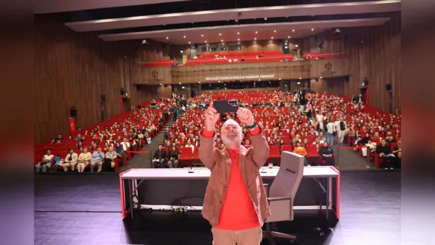 Bahadır Yenişehirlioğlu Kocaeli Kitap Fuarı’nda: “İnsanın İhyası İçin Bilgi Şart”