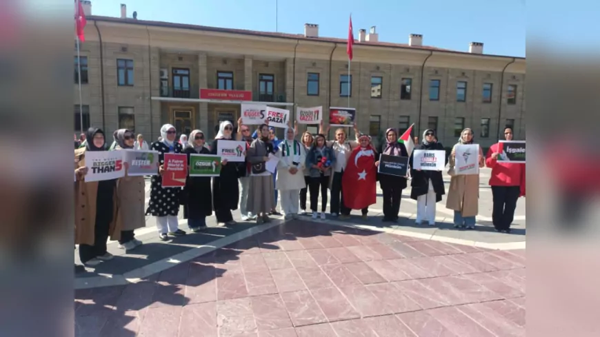 AK Parti Kadın Kolları’ndan Gazze İçin Sessiz Zincir: “Bu Mesele İnsanlık Meselesidir”