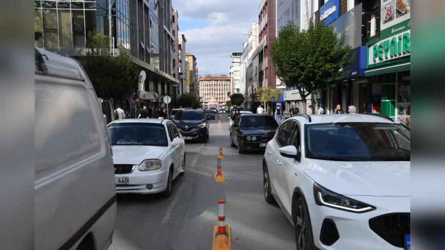 Balıkesir Büyükşehir’den Çift Sıra Park Sorununa Kalıcı Çözüm