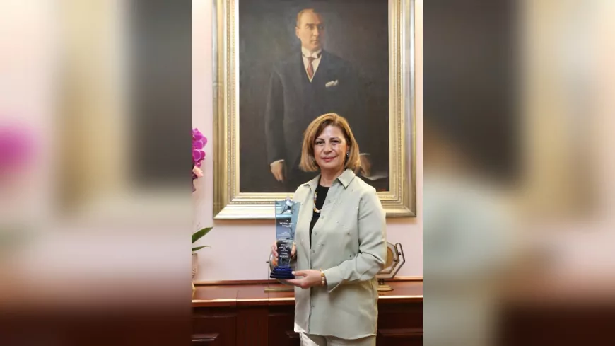Ayşe Ünlüce’ye “Yılın Büyükşehir Belediye Başkanı” Ödülü