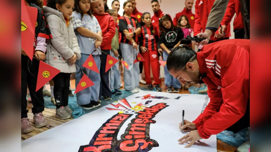 Kız Çocukları Eskişehirspor Tesisleri’nde Hayallerine Dokundu
