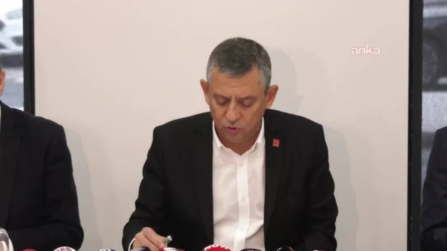 Özgür Özel'den Sert Mesaj: “Fotoğrafla Meşruiyet Arayanlara Acıyarak Bakıyorum”