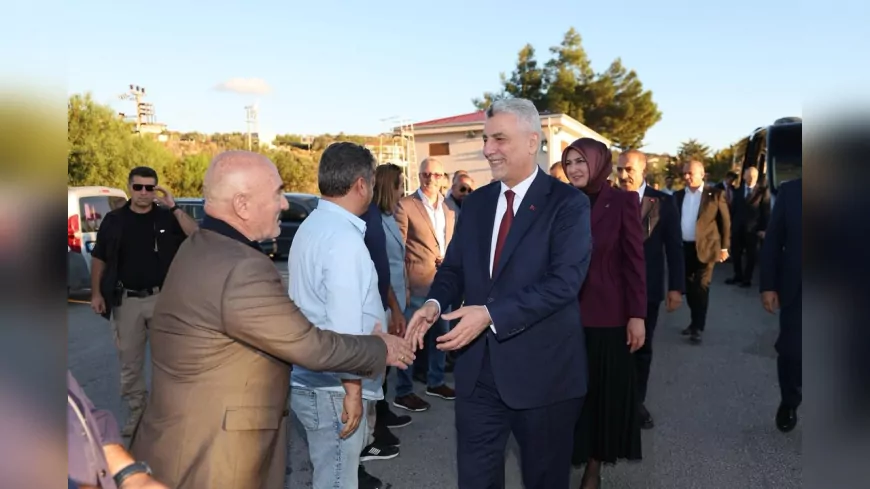 Bakan Ömer Bolat, Çeşme’de Dijital CEO Liderler Zirvesi’ne Katıldı ve Teşkilatla Buluştu