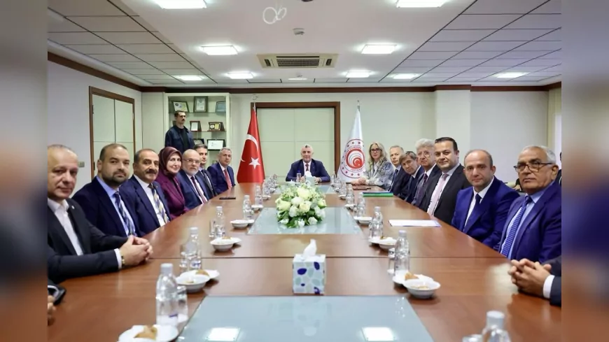Bakan Ömer Bolat’tan Çeşme Gümrük Müdürlüğü’ne Ziyaret