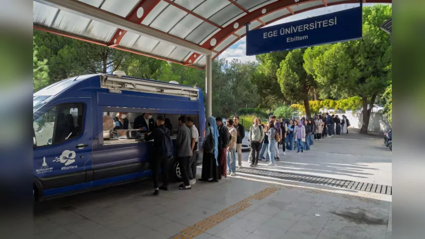 İzmir’de Üniversitelilere “Anne Eli” Değmiş Yemek Desteği Sürüyor