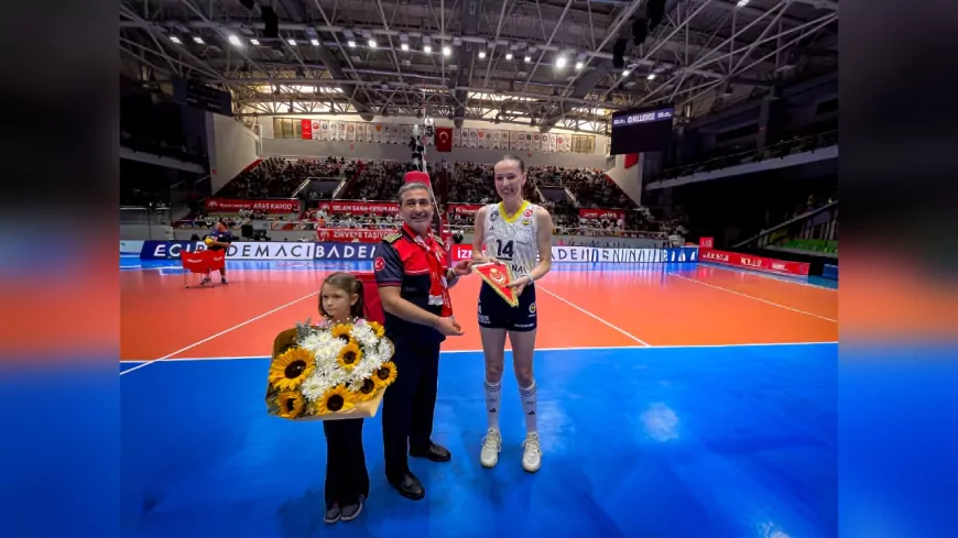 Voleybolun Yıldızlarından İzmir İtfaiyesi’ne Alkışlarla Teşekkür