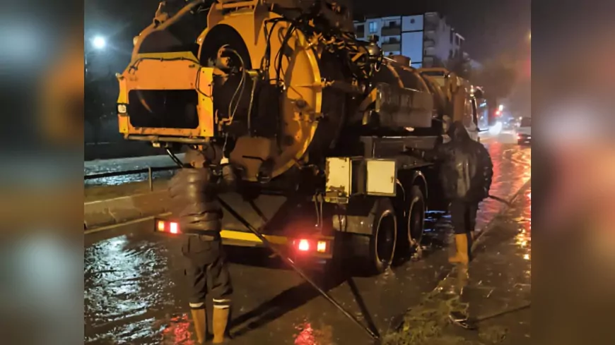 Yoğun Yağışların Ardından Ağrı Belediyesi Ekipleri Sahada