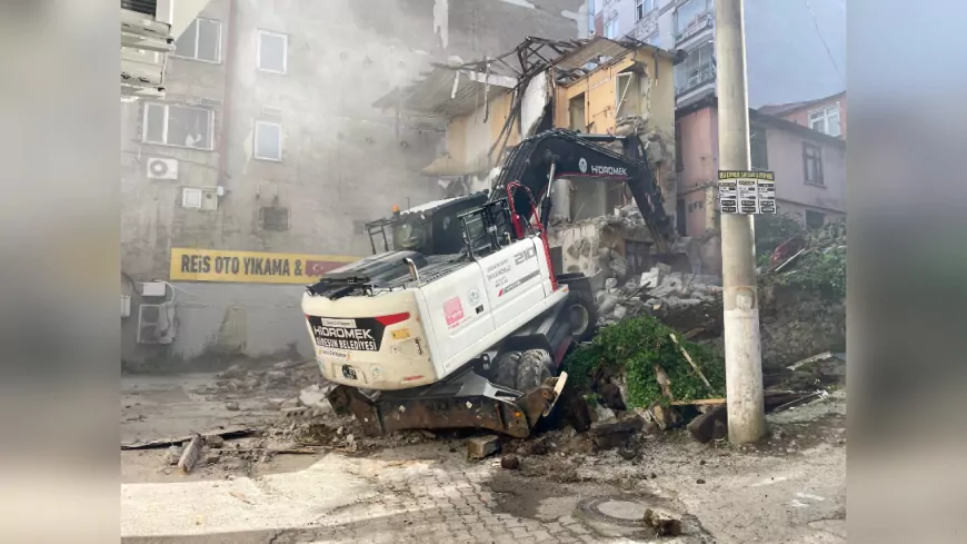 Giresun’da Metruk Binaların Yıkımı Sürüyor