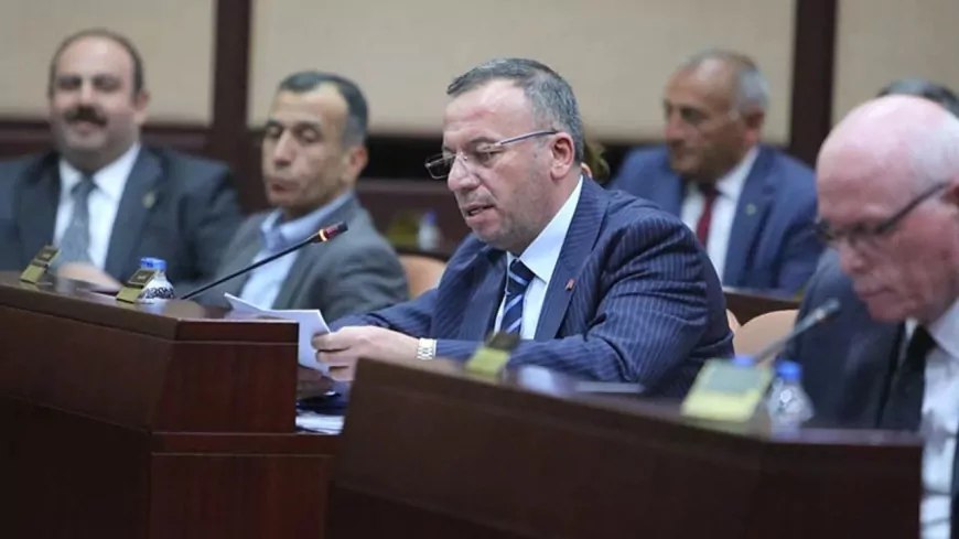 Ahmet Sivri: “Eskişehir’de Altyapı ve Ulaşım Sorunları Giderek Derinleşiyor”