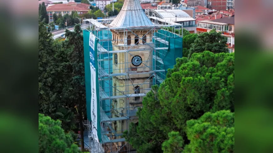 İzmit Saat Kulesi’nde Restorasyon Sürüyor: “Tarihi Yapılar Ayakta Kalmalı”