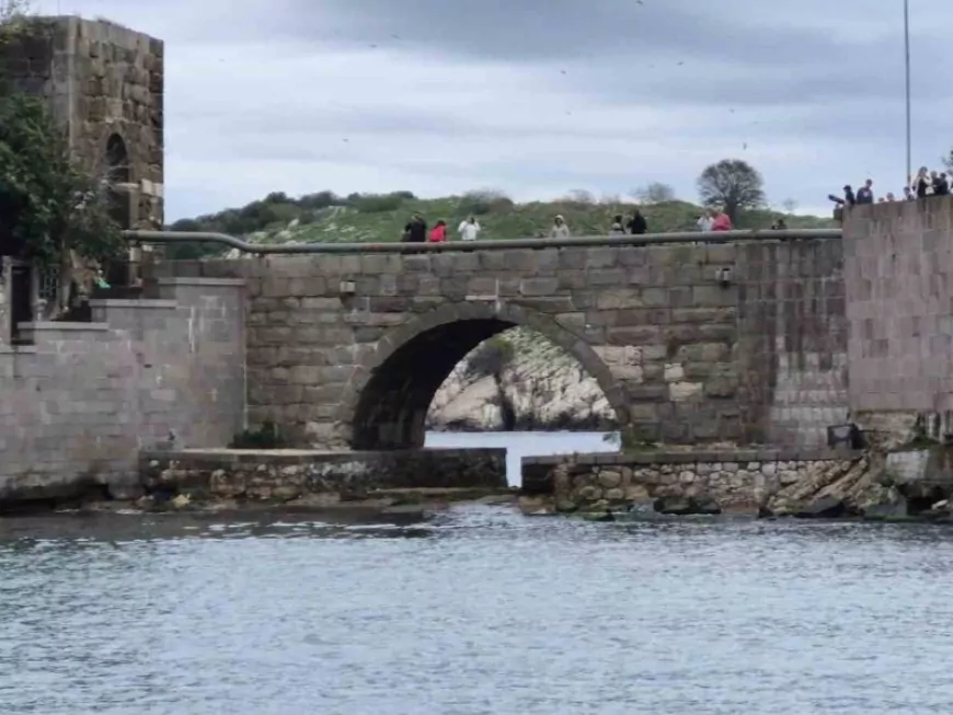 AMASRA’DA SAHİL GÜVENLİK’TEN CUMHURİYET BAYRAMI’NA DENİZDE GÖRKEMLİ GÖSTERİ