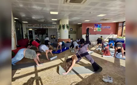 İzmirli Gençler Yoga Saati’nde Bedenlerini ve Zihinlerini Rahatlattı