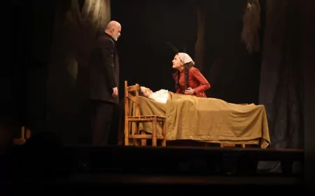 Başkan Ünlüce “Cadı Kazanı” Oyununu İzledi: “Sanat Her Zaman Bu Şehirden Yükseliyor”