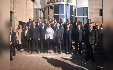 Ümit Özdağ’dan Eskişehir Büyükşehir Belediye Başkanı Ayşe Ünlüce’ye Ziyaret