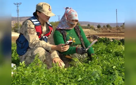 Kilis’te Kadınlara KADES Uygulaması Anlatılıyor