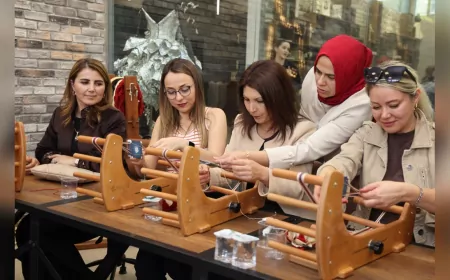 Kocaeli Büyükşehir’den 24 Kasım’a Özel: “Emekle Açan Çiçekler” Etkinliği