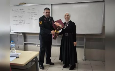 Bursa Jandarmasından Şehit Kızına Anlamlı 24 Kasım Sürprizi