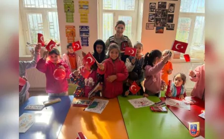 Jandarma’dan Minik Öğrencilere Trafik ve Güvenlik Eğitimi