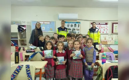 Salavatlı İlkokulu Öğrencilerine Jandarmadan Uygulamalı Trafik Eğitimi
