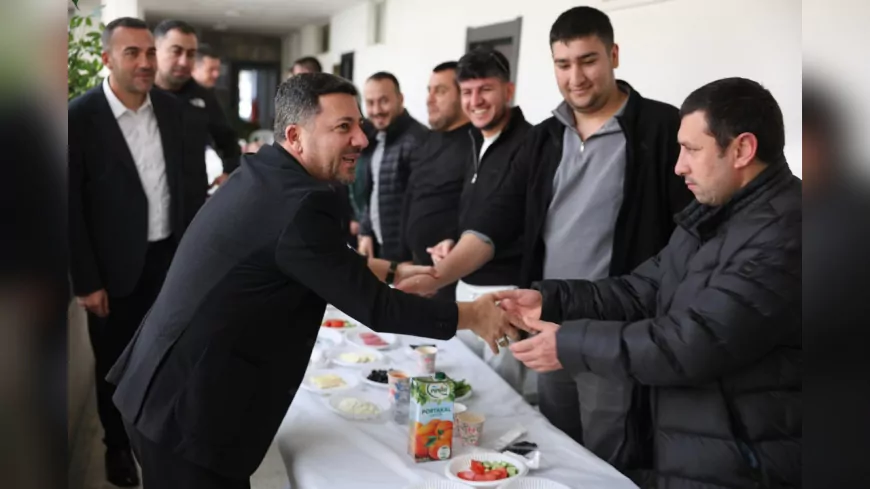 Nevşehir Belediye Başkanı Rasim Arı, Modern Çarşı Esnafıyla Kahvaltıda Buluştu