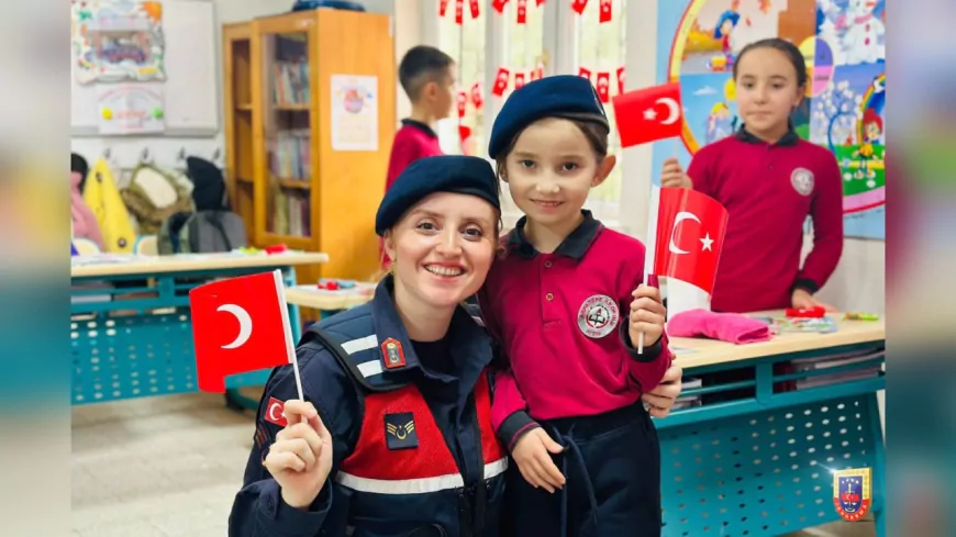 Jandarma Ekiplerinden 6 İlde Çocuklara Trafik Eğitimi