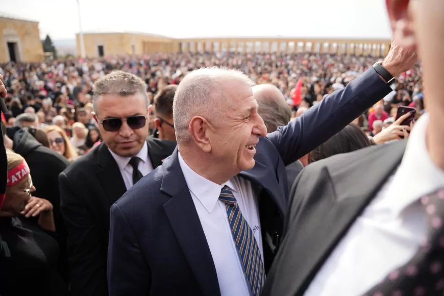 Zafer Partisi Lideri Ümit Özdağ, Anıtkabir’de Atatürk’ü Andı