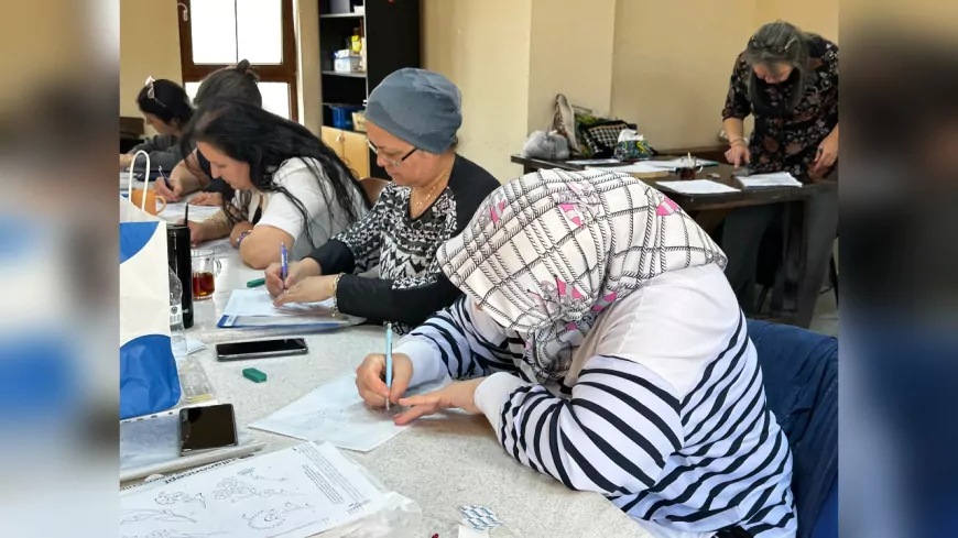 Kadınlar Çini Atölyesinde Kendi Hikâyelerini Yazıyor